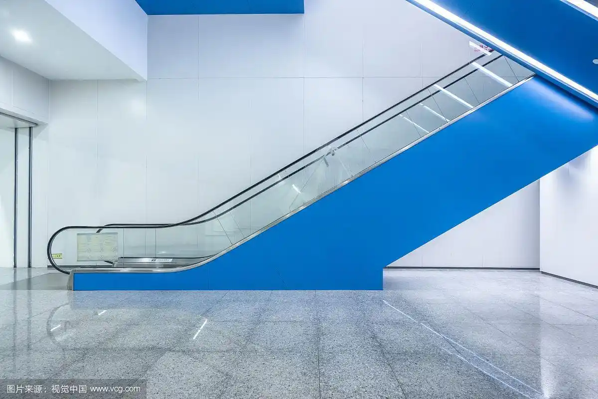 自动扶梯侧面图