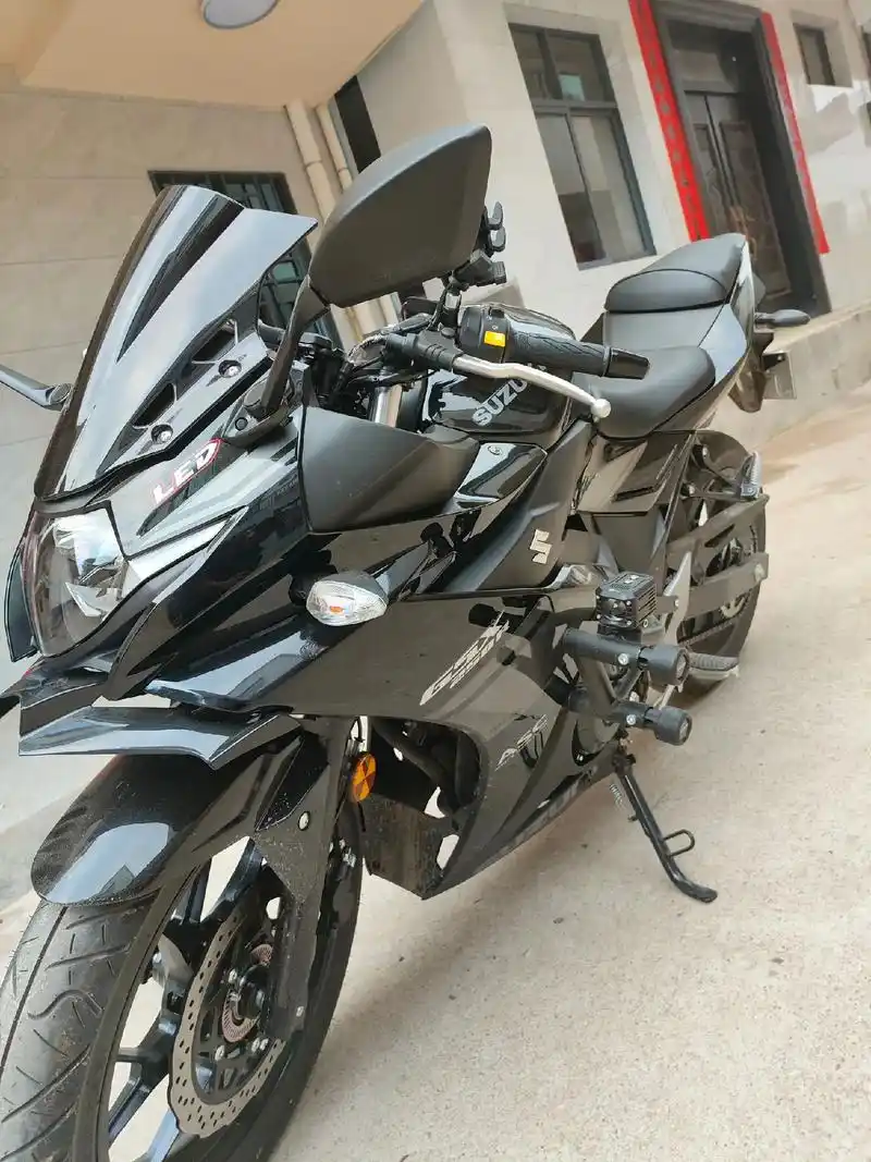 关注我圆你机车梦 #让骑行成为一种生活 #摩托车爱好者 #机车 子出价