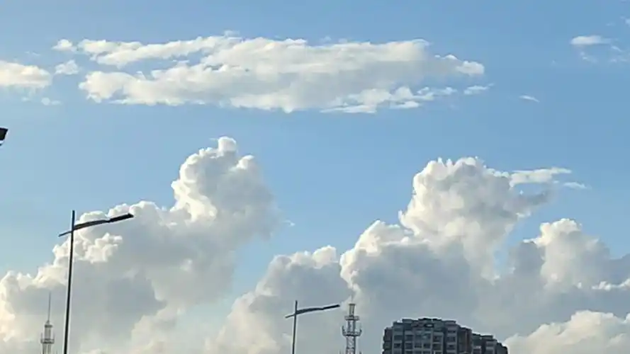 雨后天晴,好像穿越到了新海诚的世界