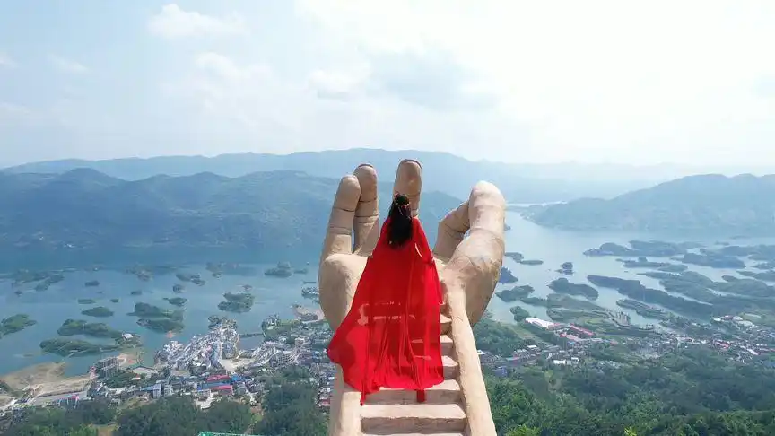 本欲起身离红尘 奈何影子落人间#天空之城 #通天佛手