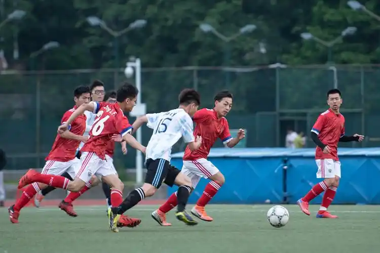 生科学院研究生男足在2022狮子山杯比赛登顶