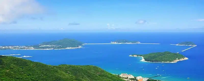 南海是位于中国大陆的南方,也是在太平洋的西边的一个海域,还是中国