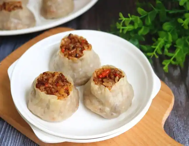 烧麦这做法简单捏一捏10分钟出锅