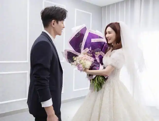 替张天爱意难平李子峰官宣结婚后娄艺潇贾乃亮纷纷送祝福