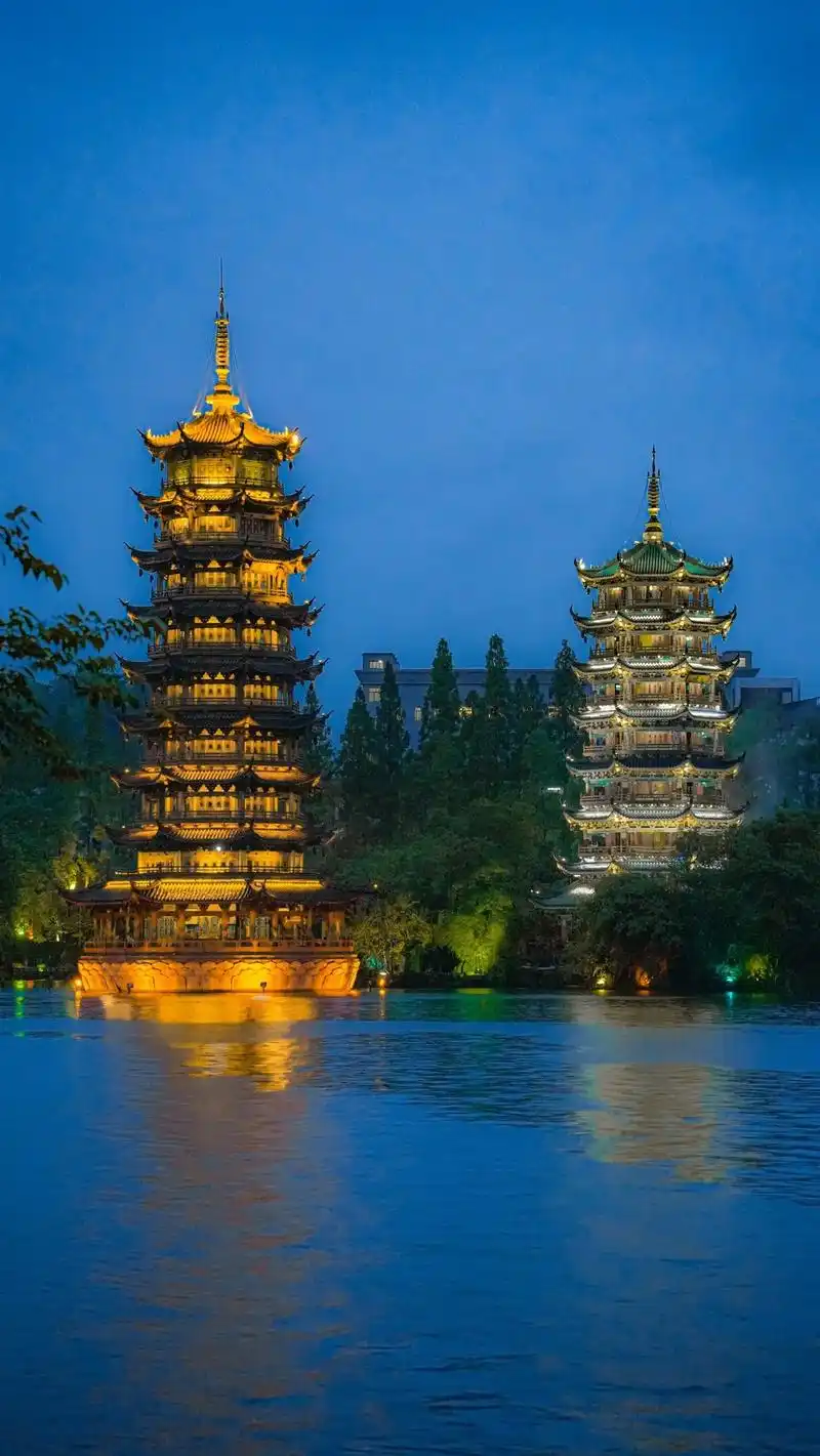 桂林市区风景拍摄地 61日月双塔