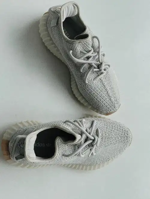 yeezy350sesame芝麻色