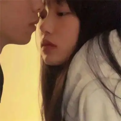 是表现两人亲密程度的一种展现方式,把这种方式在情侣头像中应用起来