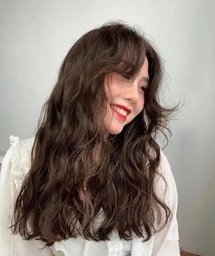 2020流行"满头烫"【精选80款】_发型