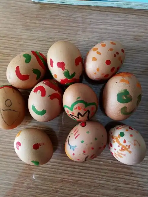 端午节孩子们画彩蛋!画出不一样的图案!