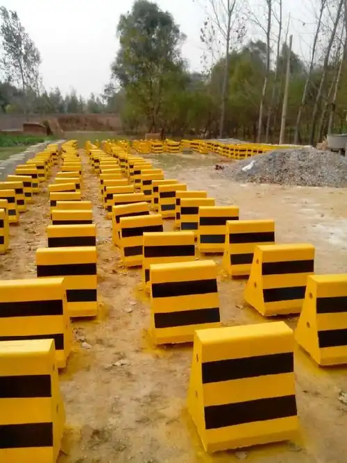 水泥交通隔离墩,治安隔离墩,特价水泥隔离墩