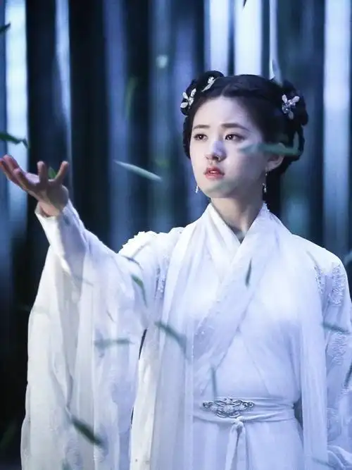 天雷一部之春花秋月  #春花秋月何时了  #赵露思天雷一部之春花秋月