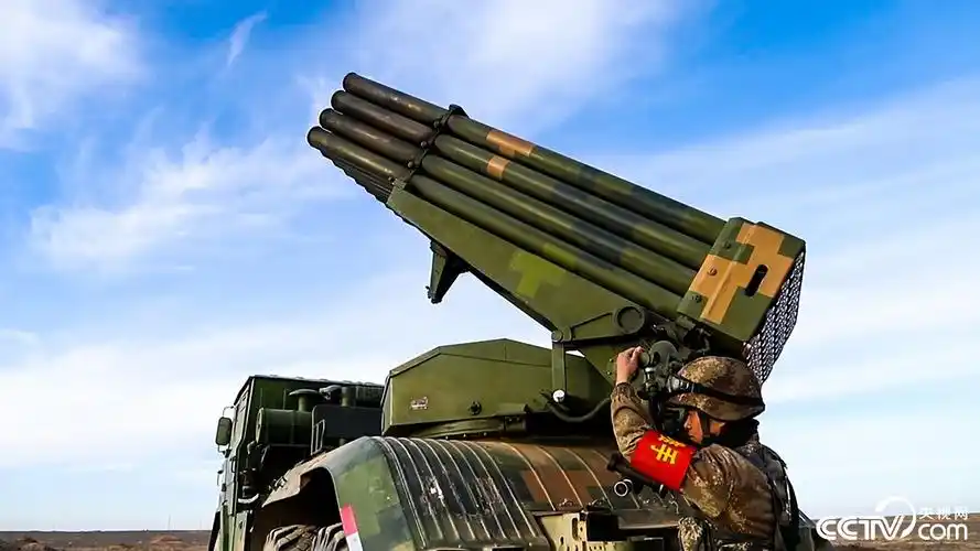 陆军某合成旅火箭炮分队跨昼夜实弹射击提高实战精确打击能力