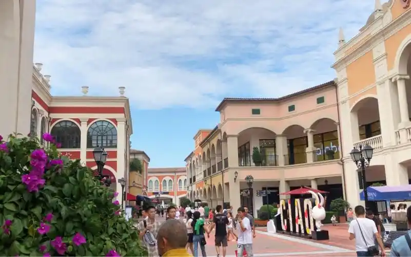 成都郫县,奥特莱斯佛罗伦萨小镇