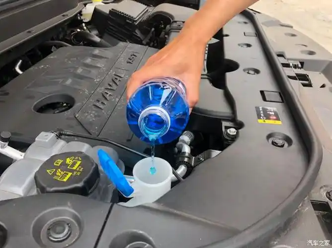 哈弗h6国潮自己动手添加加玻璃水