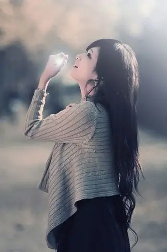 非主流唯美女生图片 从此你不配拥有我的微笑