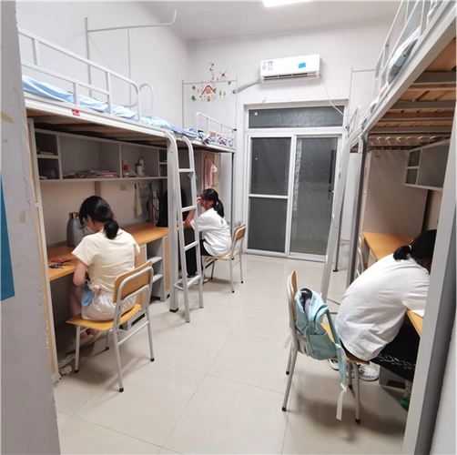 教学生活齐抓共管——合肥一中滨湖校区高一年级部落实班主任宿舍区