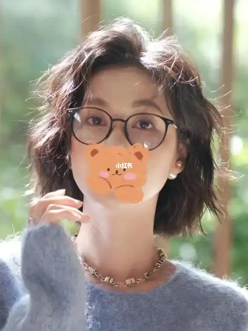 短发蛋卷头放心尝试,真显脸小头包脸发型短发烫发 蛋卷头 圆脸发型 显