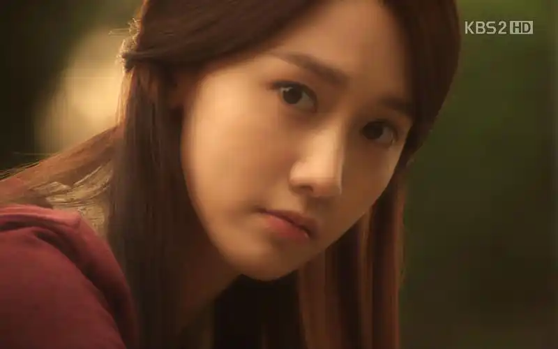 林允儿在《爱情雨》里的美颜&气质暴击!