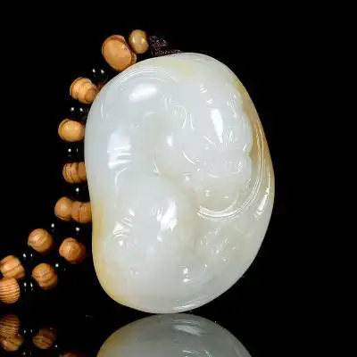 省级玉雕大师袁长军 新疆和田玉羊脂玉把件 瑞兽 89.278g