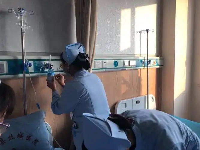 北城医院护理部组织第四季度应急预案演练