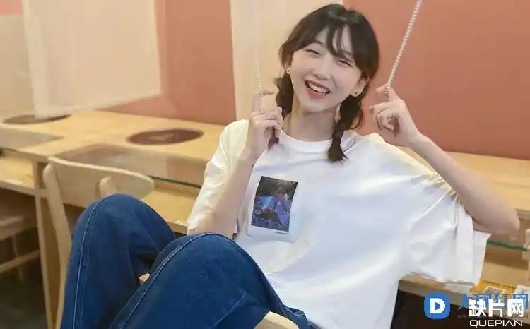 小霸王,原名田媛,四川成都人,人气视频创作者,抖音红人,舞蹈主播,抖音