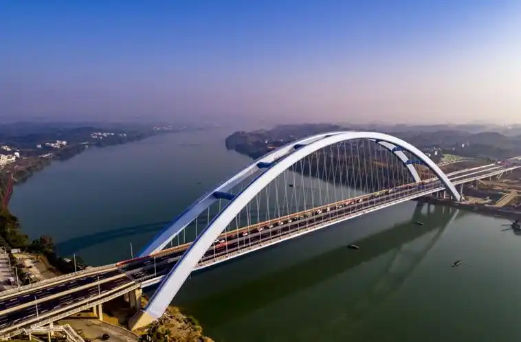 世界第一大跨度有推力钢箱拱桥—广西柳州官塘大桥建成通车