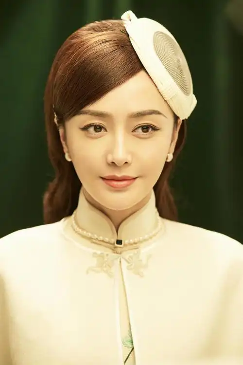 秦岚平行时空遇见你挑战穿越戏民国扮相楚楚动人看点十足