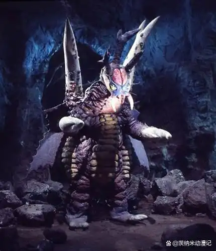 同样都是陷入地底的苦战,德凯和艾斯是如何取胜的?