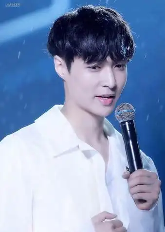 31岁张艺兴被曝遭亲妈控制事业,自作歌词道尽心酸:给我自由-摩天轮