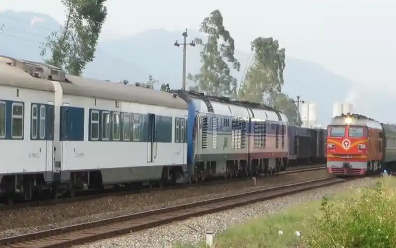 肇九直通车#广铁广段df11g 25t#原色25t#广九直通车#z805/6#三茂广茂