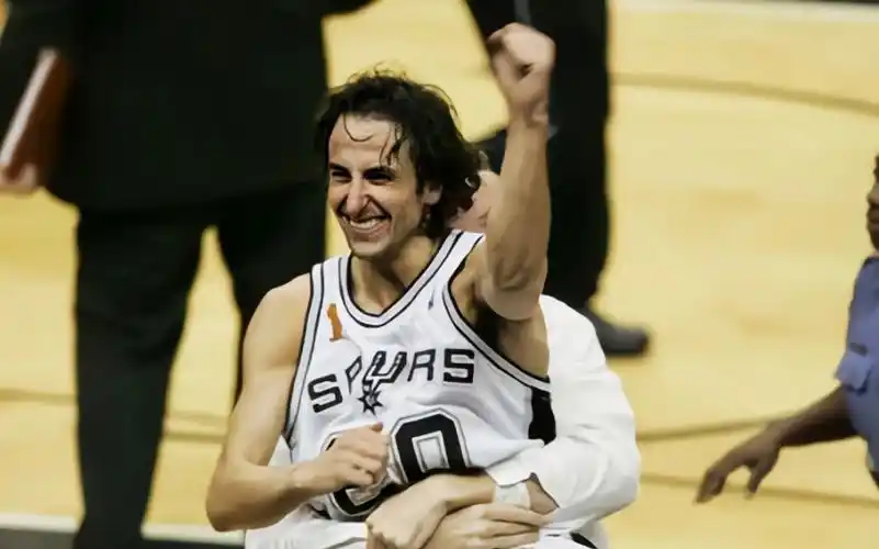 "那时候,我头发还很长"——马努·吉诺比利