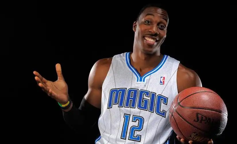 "魔兽"霍华德:最后一个传统中锋的坚守与妥协