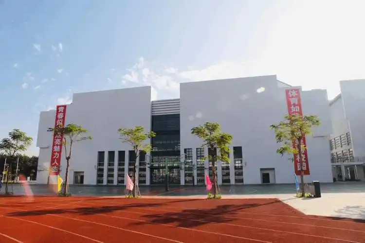 宝安中学文化铸就品牌名师成就梦想