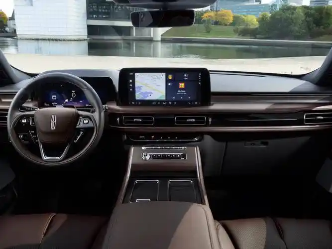 外观内饰设计调整 新款林肯飞行家官图发布_搜狐汽车_搜狐网