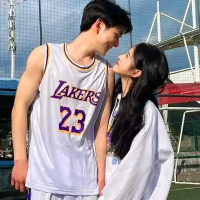 情头 情侣 双人真人一人一半_情侣头像_头像屋