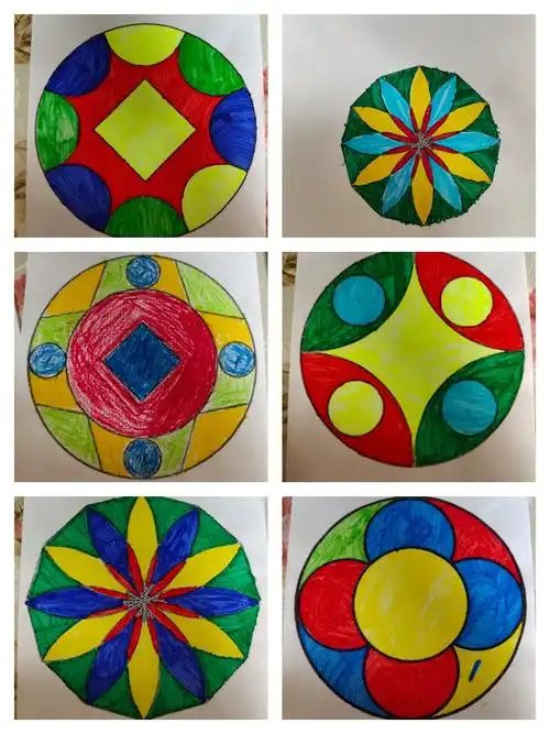 曼陀罗作业~涂色很认真