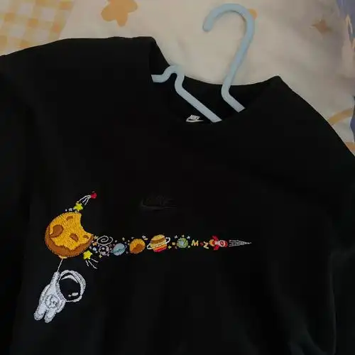nike宇航员刺绣