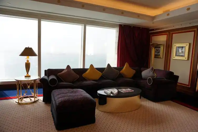 体验一把王子的生活---迪拜卓美亚帆船酒店