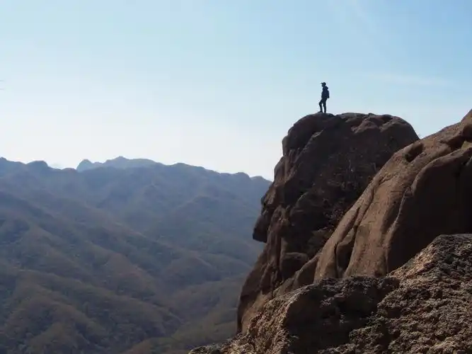 【首发】山顶之影