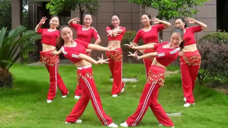 杨丽萍广场舞-158- 印度舞健身操-欢乐的玩