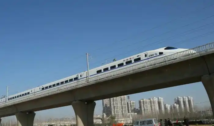 车次大增郑开城际铁路公交化今日开行