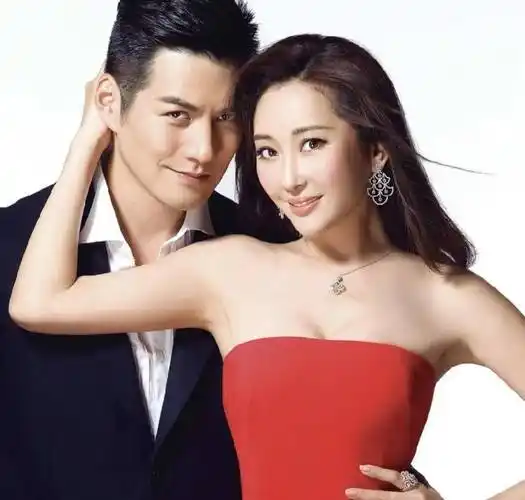 严屹宽老婆直播哭诉,眼睛红肿,男方则在楼道委屈吐露心声_杜若溪_网友