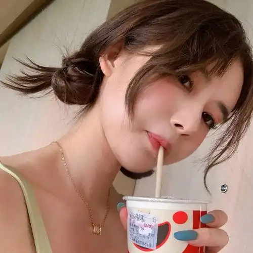 简单优雅40岁女人网名,四十岁的女人用什么头像和网名更合适