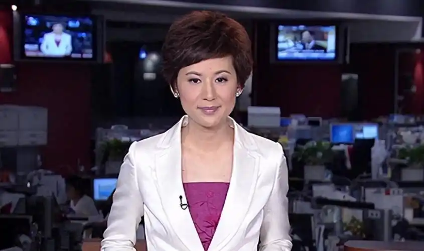 主持人王津元嫁给大4岁富豪郭广昌,生下3个孩子,今52岁很幸福_事业