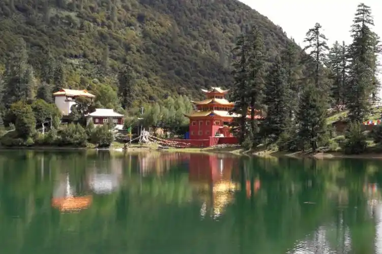 措卡寺六百多年的古老寺庙