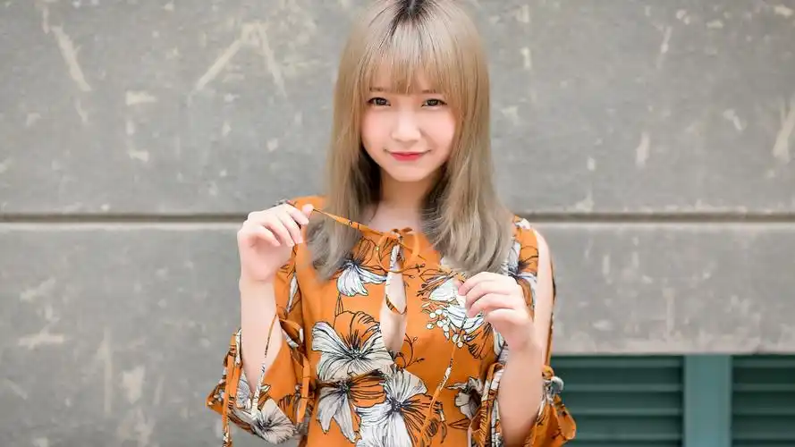 2020-06-16上传元气壁纸平台,文艺 美女壁纸【170】壁纸是一款电脑