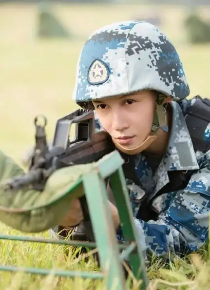 真正男子汉2嘉宾海报杨幂佟丽娅孙杨黄子韬蒋劲夫军装照