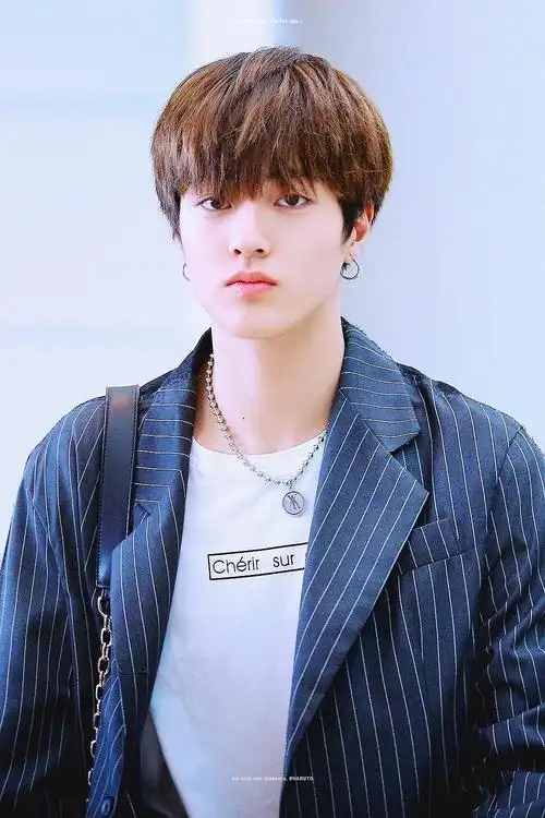 像不像果果(田柾国 捞起 甜酒果