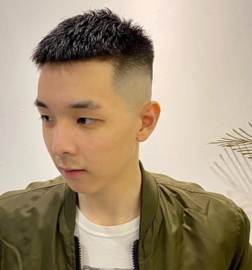 最流行的男生发型(今春流行这8款男生发型)
