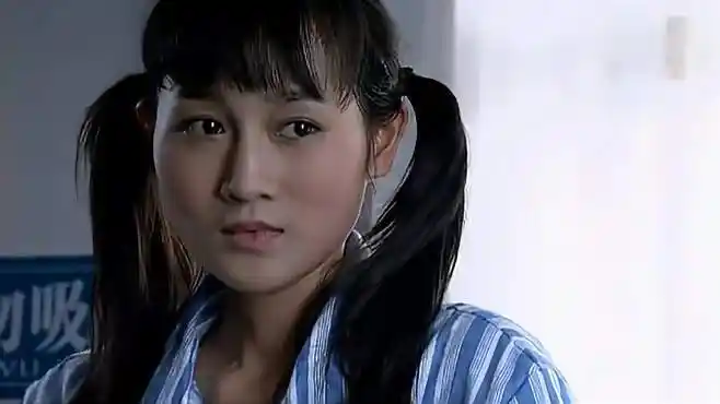 傻春:小楚康复效果显著,傻春每日来回,累得在医院睡着